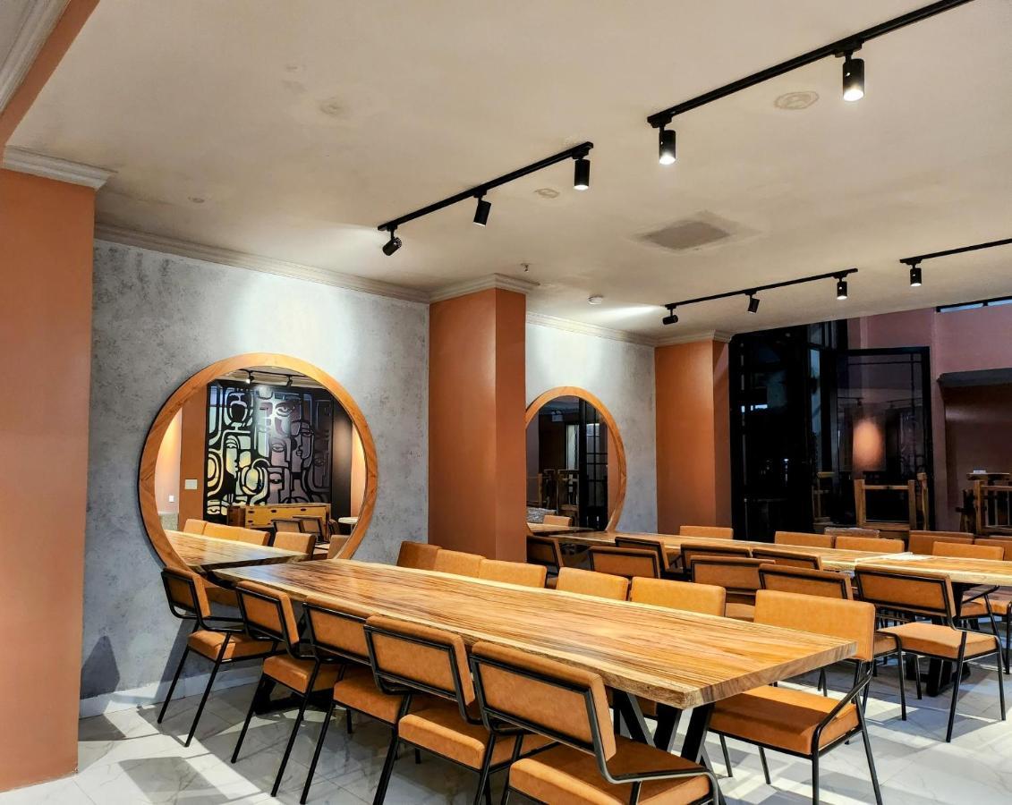 The One Hostel Hanoi Exterior photo